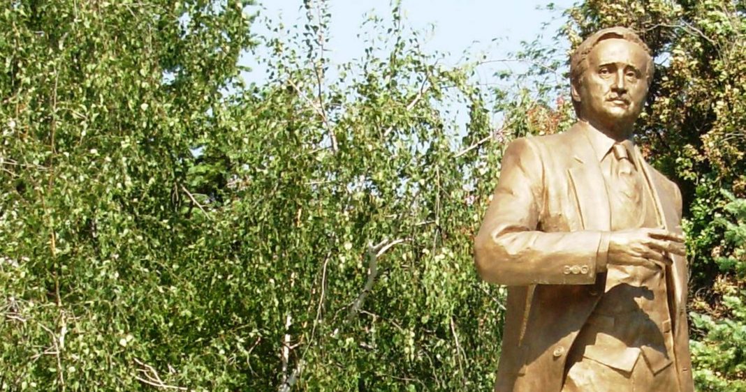 Monument to Milorad Pavić in Tašmajdan Park, Belgrade.