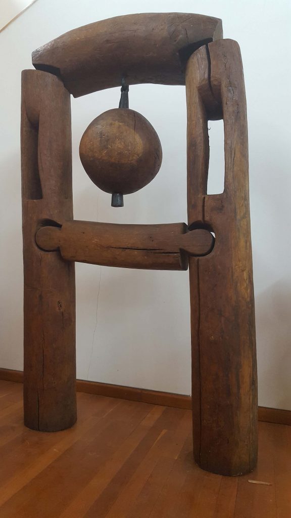 Fereastră - stejar - Gheorghe-Iliescu Călinești © foto Peter Sragher