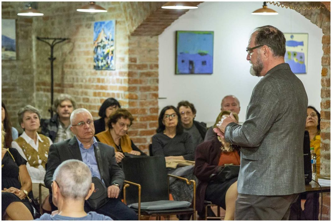 Dragi colegi începem următorii trei ani ai revistei cu bucurie © foto Adorian Târlă