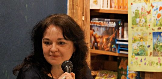 Luana Schidu la Librăria Cărturești Verona