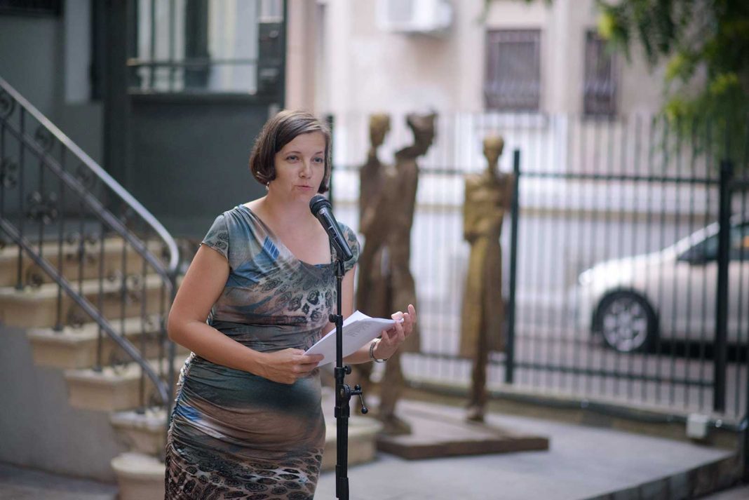 Jarmila Horáková citind prima oară versurile © foto Mihuț Savu