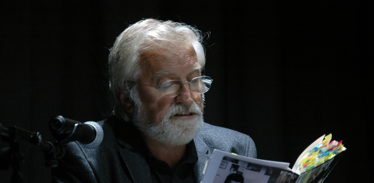 Horst Samson liest in der Stadtbibliothek Bad Vilbel aus seinen Gedichten vor / Horst Samson citește în biblioteca orășenească din Bad Vilbel din poeziile sale - Foto: Kurt W. Sänger