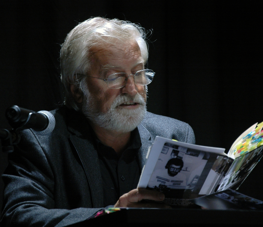 Horst Samson liest in der Stadtbibliothek Bad Vilbel aus seinen Gedichten vor / Horst Samson citește în biblioteca orășenească din Bad Vilbel din poeziile sale - Foto: Kurt W. Sänger