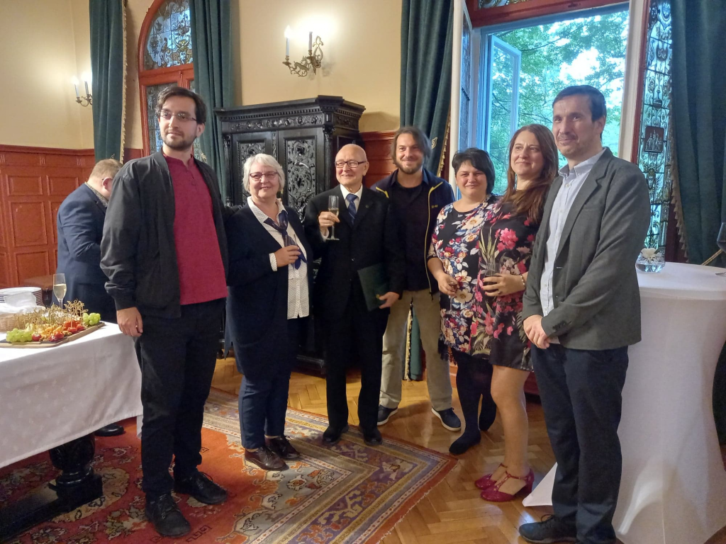 George Volceanov cu echipa de traducători din limba maghiară.