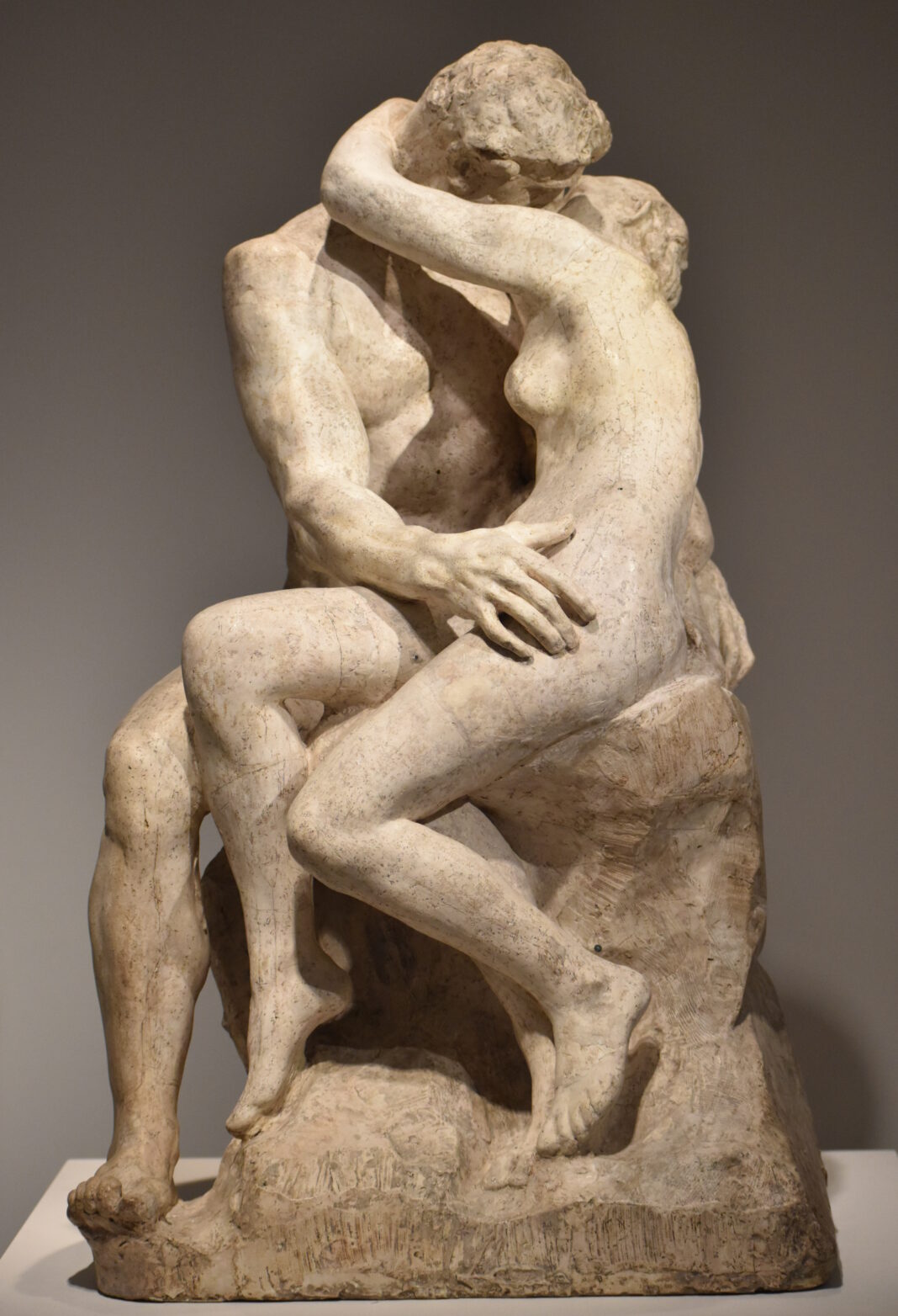 Rodin, Sărutul, gips patinat (1881-1882), Muzeul Rodin, Wikipedia Commons